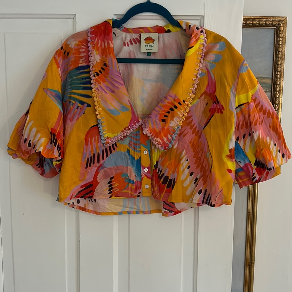 Farm Rio, Macaw Bird Print balloon sleeve, crop button down shirt